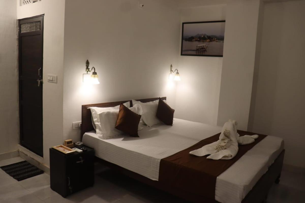 Hotel Shiv Palace Udaipur Dış mekan fotoğraf
