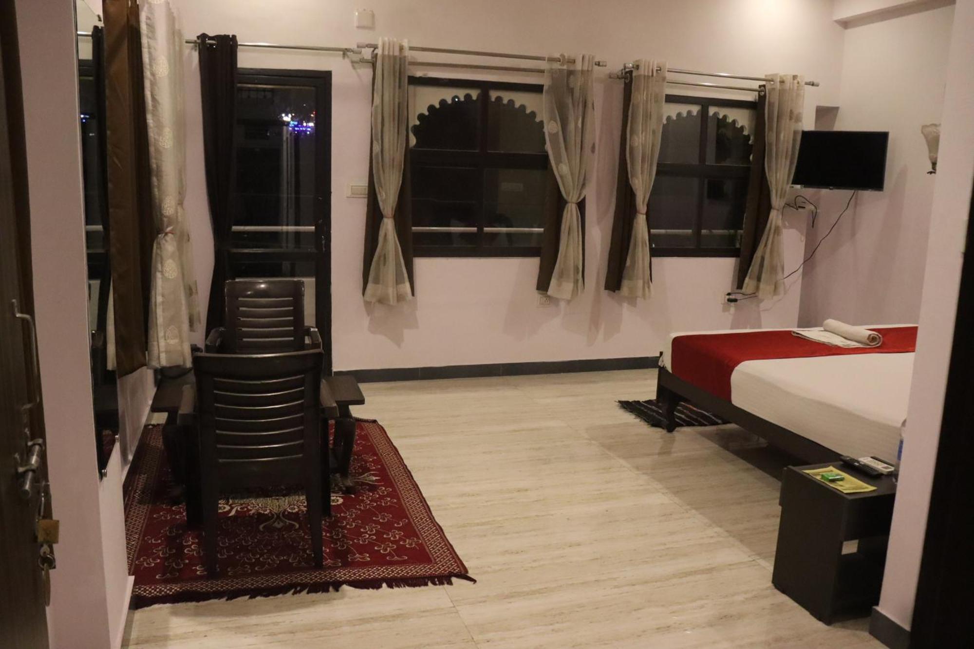 Hotel Shiv Palace Udaipur Oda fotoğraf